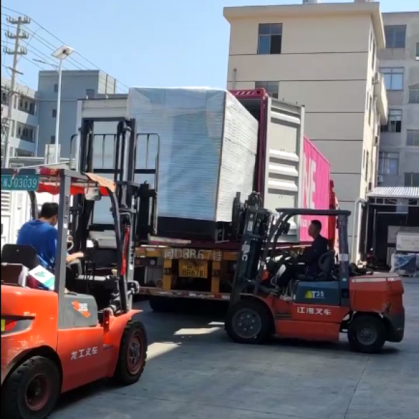 Customized Silent Generator Sets Shipped in Containers to Malaysia